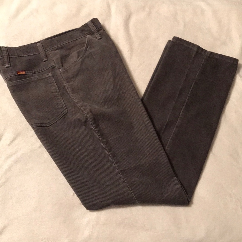 Men’s Wrangler corduroy pants. Size 34X32.